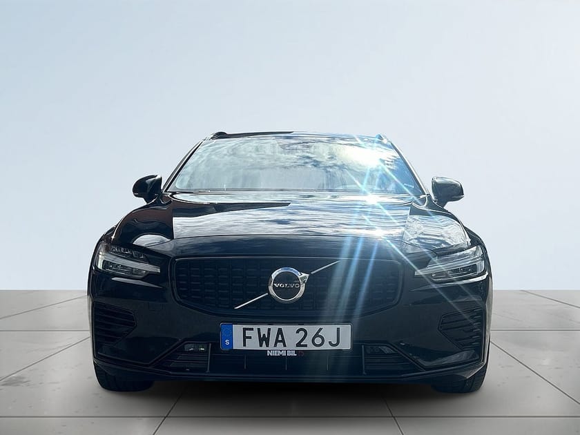 Bild 2 av Volvo V60 Recharge T8 AWD MOMS Drag H/K-ljud Bkamera CarPlay S&V
