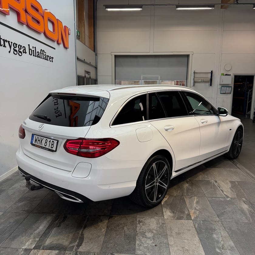 Bild 4 av Mercedes-Benz C 300 T de Avantgarde Backkamera Värmare Dragkrok Navi