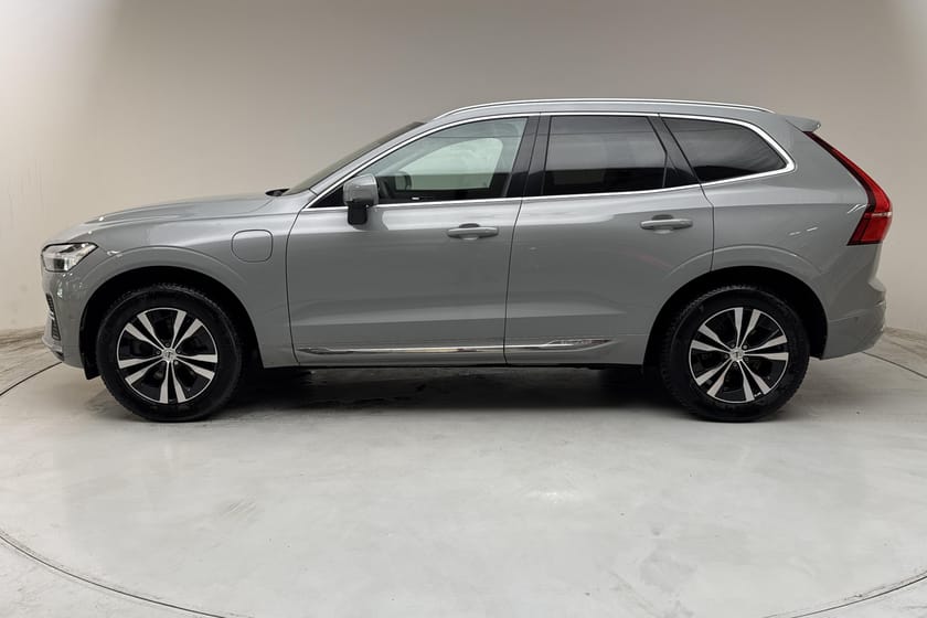 Bild 2 av Volvo XC60 T6 AWD Recharge (350hk) Core Bright Panorama