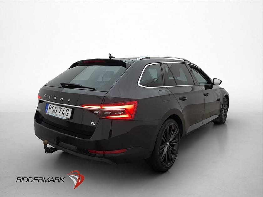 Bild 4 av Škoda Superb iV Kombi Skoda Plug-in Värmare Cockpit Drag Kamera Skinn