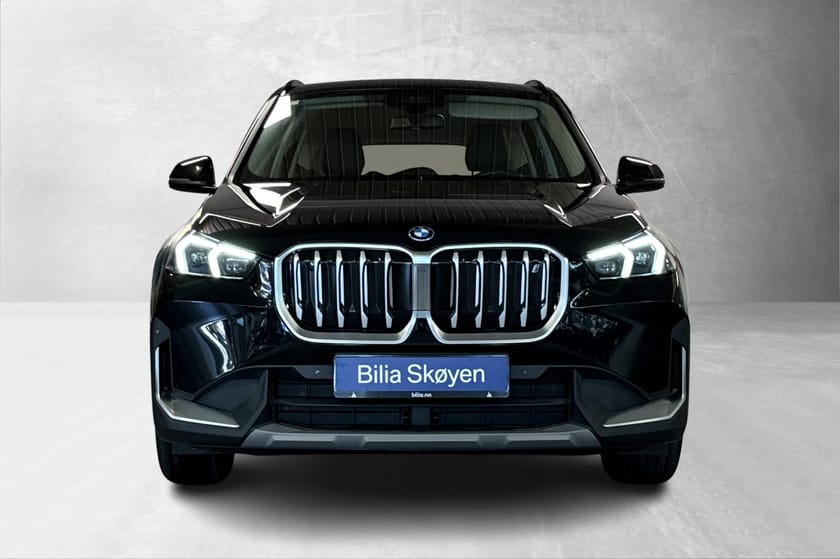 Bilde 2 av BMW iX1 xDrive30 ChargedPlus, H/K, ComfAcc, HUD, H.feste