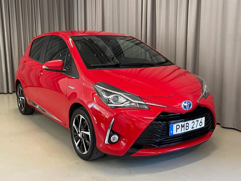 Bild 1 av Toyota Yaris Hybrid 101hk e-CVT Executive Backkamera Keyless