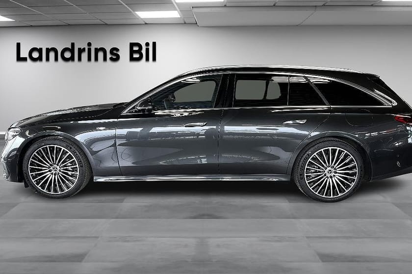 Bild 4 av Mercedes-Benz E 300 de 4MATIC T AMG Line/Glastak/Digital Light/Drag