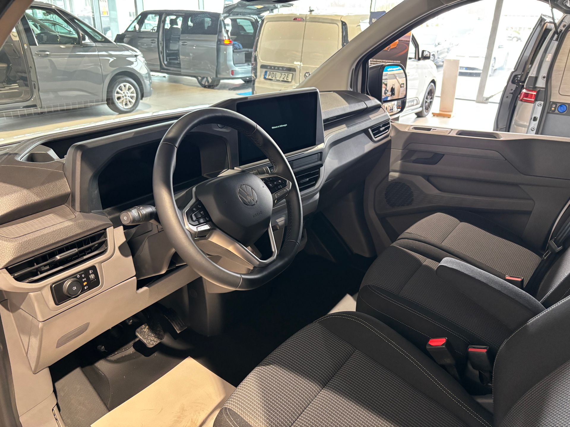 Volkswagen Transporter 2.0 TDI 4Motion 2025, bild 6/9