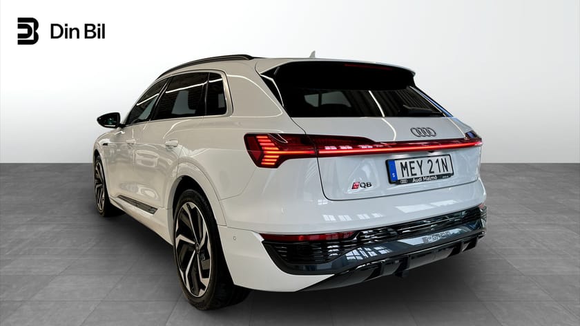 Bild 3 av Audi Q8 55 e-tron quattro S line 300 kW