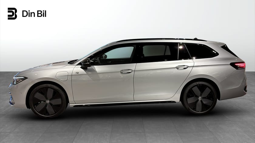 Bild 2 av Volkswagen Passat Variant eHybrid 272 DSG6 R-LINE