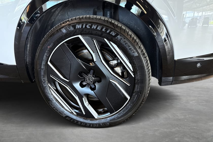 Bilde 3 av Peugeot E-5008 Dual Motor