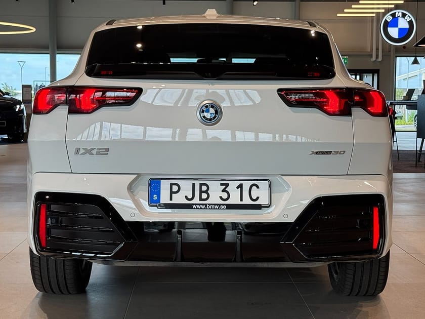 Bild 5 av BMW iX2 xDrive30 M Sport D/A Pro Rattvärme Tonade rutor Drag