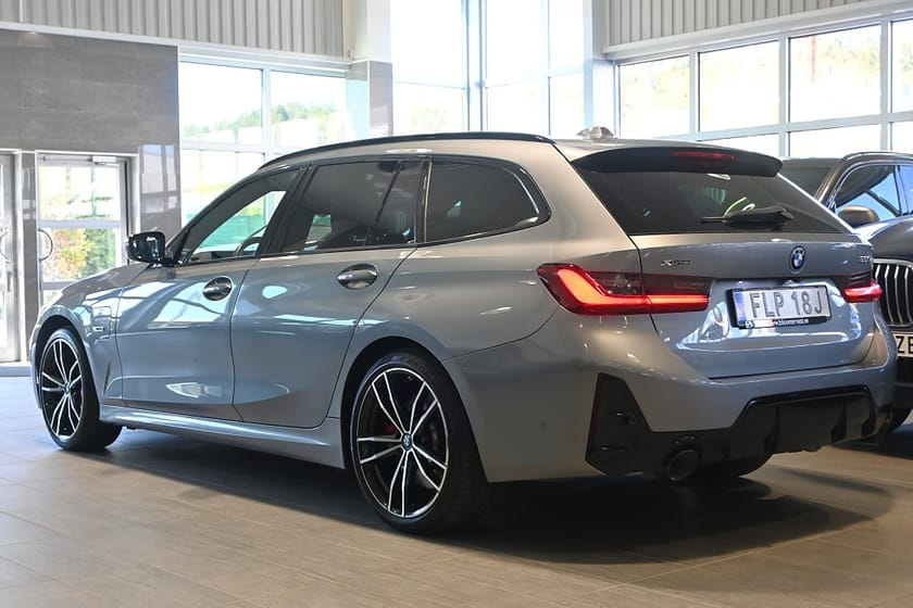 Bild 3 av BMW 330e xDrive Touring M Sport Pro Innovation Läder Pano