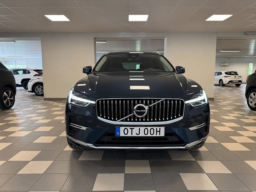 Bild 3 av Volvo XC60 Recharge T6 AWD Helskinn CarPlay Navi Drag Panorama Nav