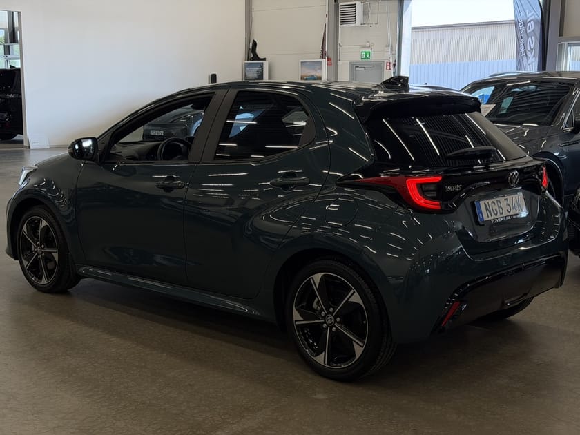 Bild 3 av Toyota Yaris Hybrid 130 1.5 STYLE / HUD / NAVI / JBL / SKINN