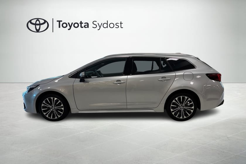 Bild 3 av Toyota Corolla Touring Sports Hybrid 1.8 Style Automat Navigation Rattvärme Backkamera  mm.