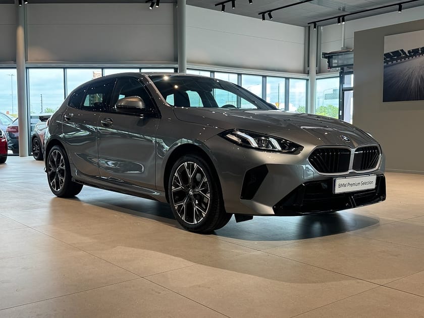 Bild 3 av BMW 120 M Sport Rattvärme Tonade rutor Driving Assistant