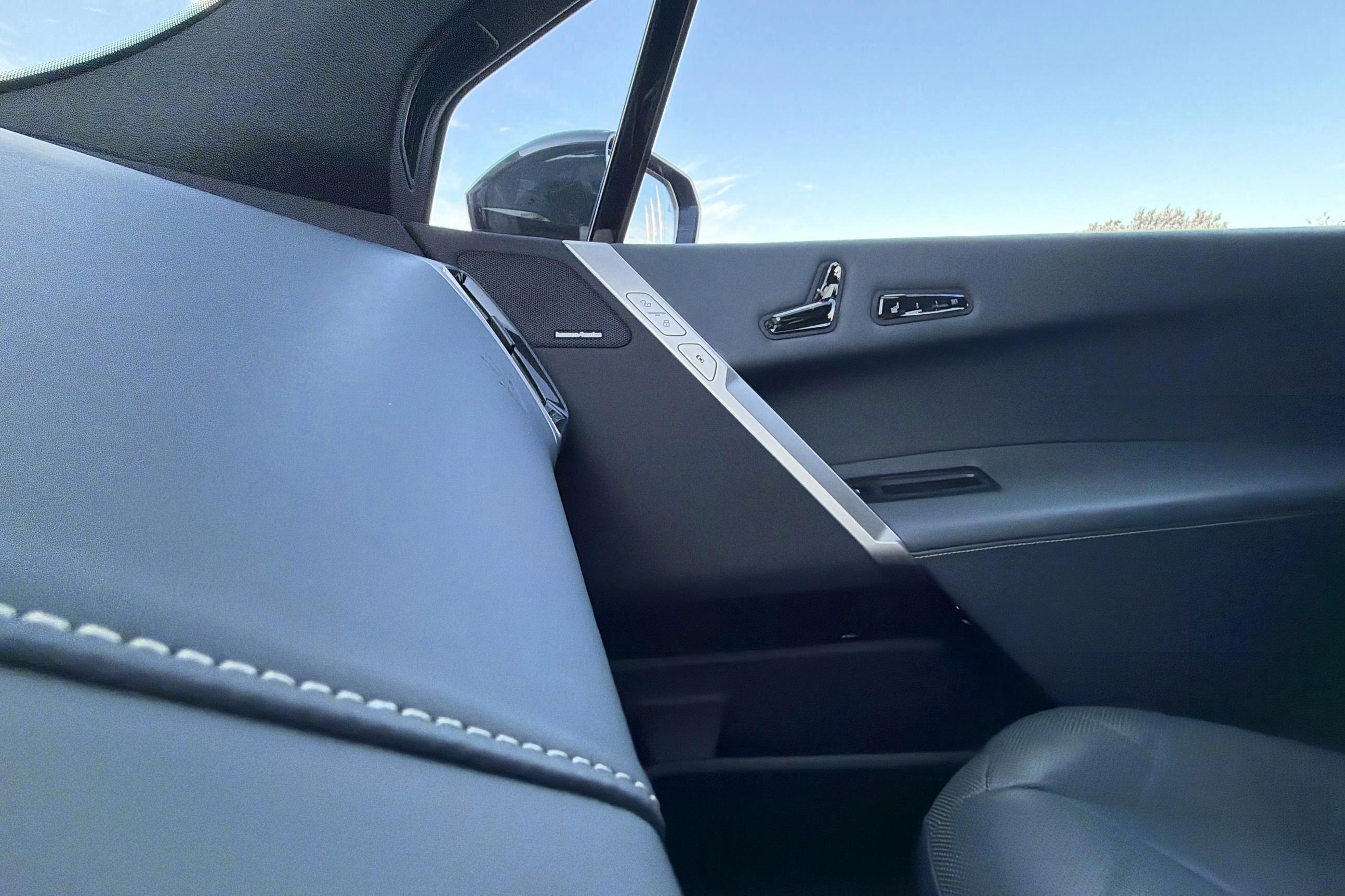 BMW iX xDrive50, 524hp, 2023