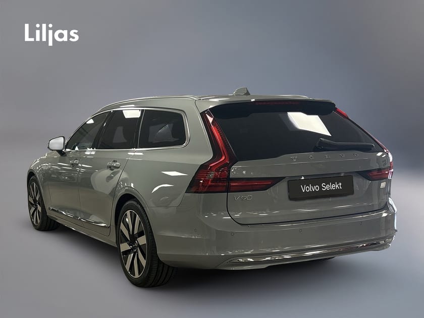 Bild 4 av Volvo V90 Recharge T6 AWD Ultimate Bright//Dragkrok//Glastak//
