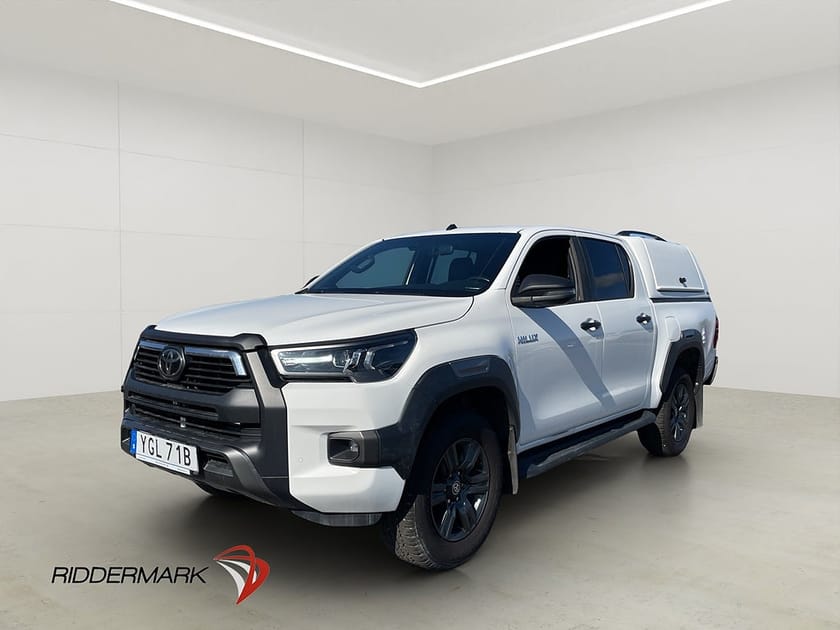 Bild 1 av Toyota Hilux Dubbelhytt Invincible 2.8 4WD M/K-Värm Drag JBL Kåpa Moms
