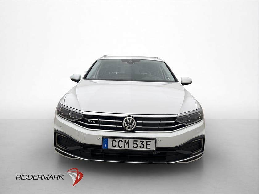 Bild 2 av Volkswagen Passat Sportscombi GTE 218hk Executive Business Cockpit Drag