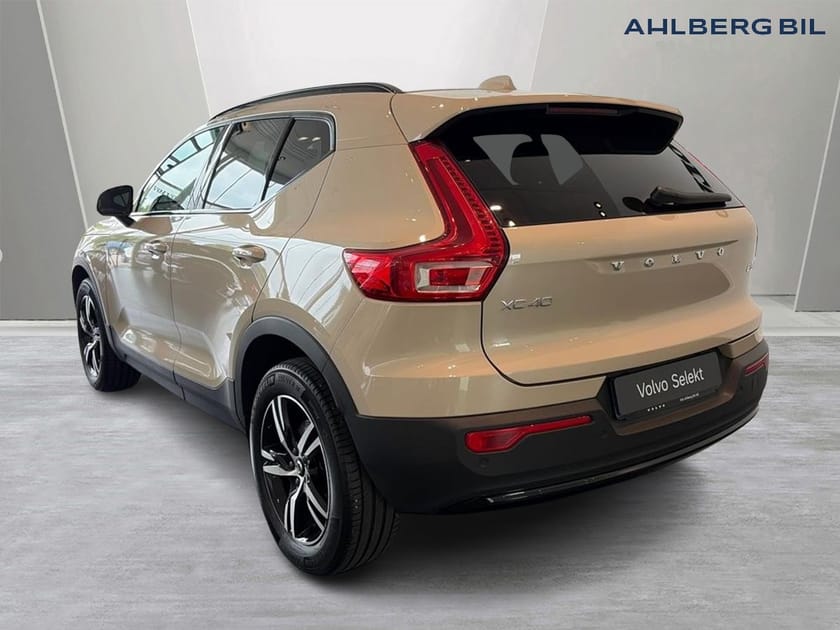 Bild 3 av Volvo XC40 B3 FWD Bensin Plus Dark