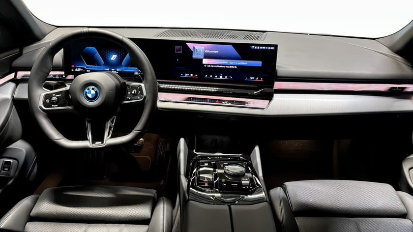 Bild 4 av BMW 530e xDrive Touring M Sport Drag Adaptiv farthållare