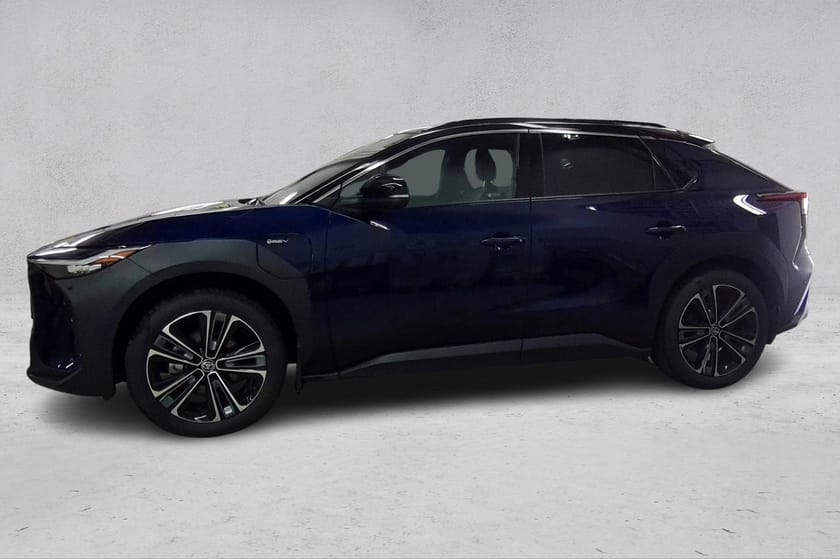 Bilde 2 av Toyota bZ4X AWD Executive BiTone - Skinn - Matrix - Adaptiv cruise