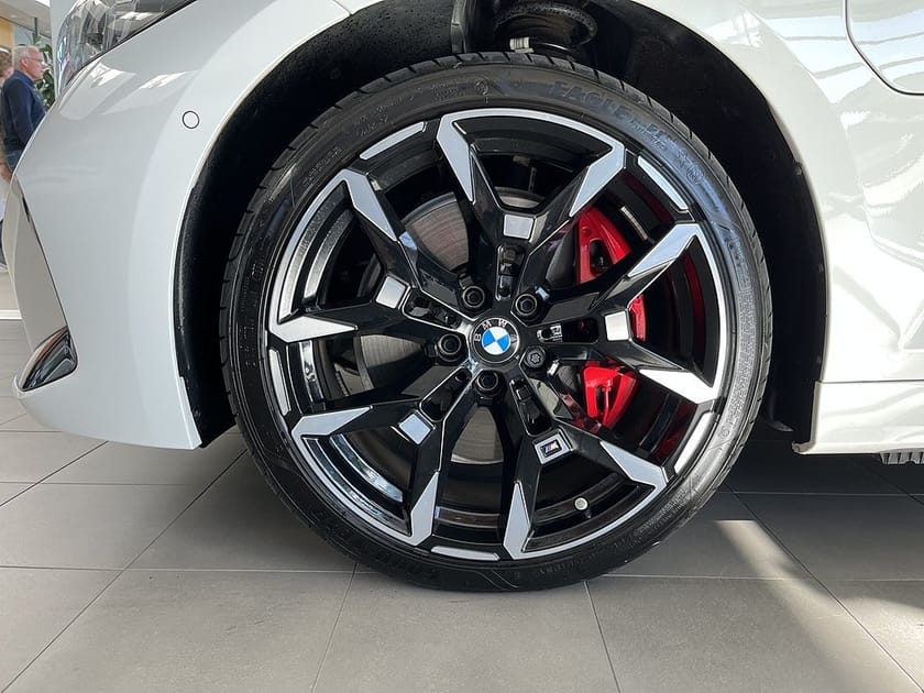 Bild 4 av BMW 330e xDrive Sedan