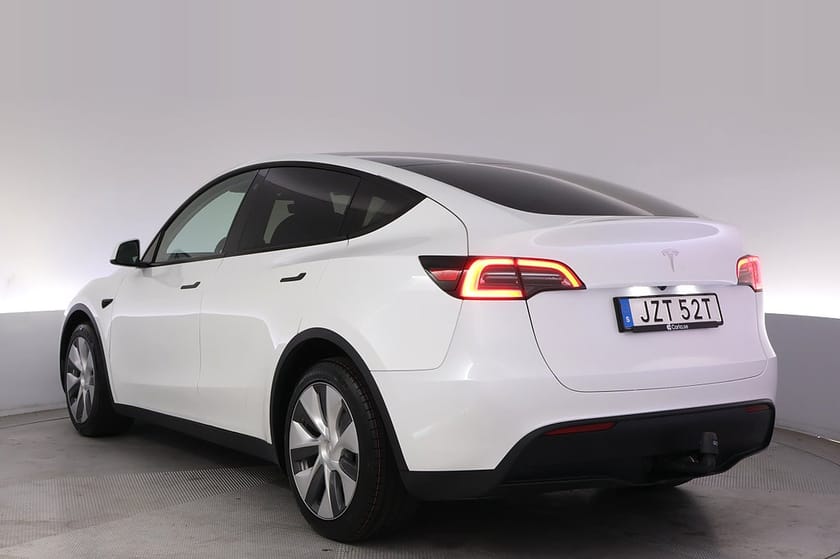 Bild 4 av Tesla Model Y Long Range AWD Autopilot Panorama Drag