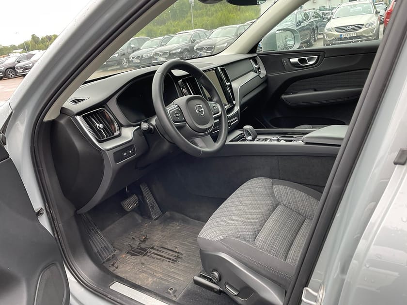 Bild 5 av Volvo XC60 T6 Recharge Core Bright plug in AWD 350HK 4x4 Panorama