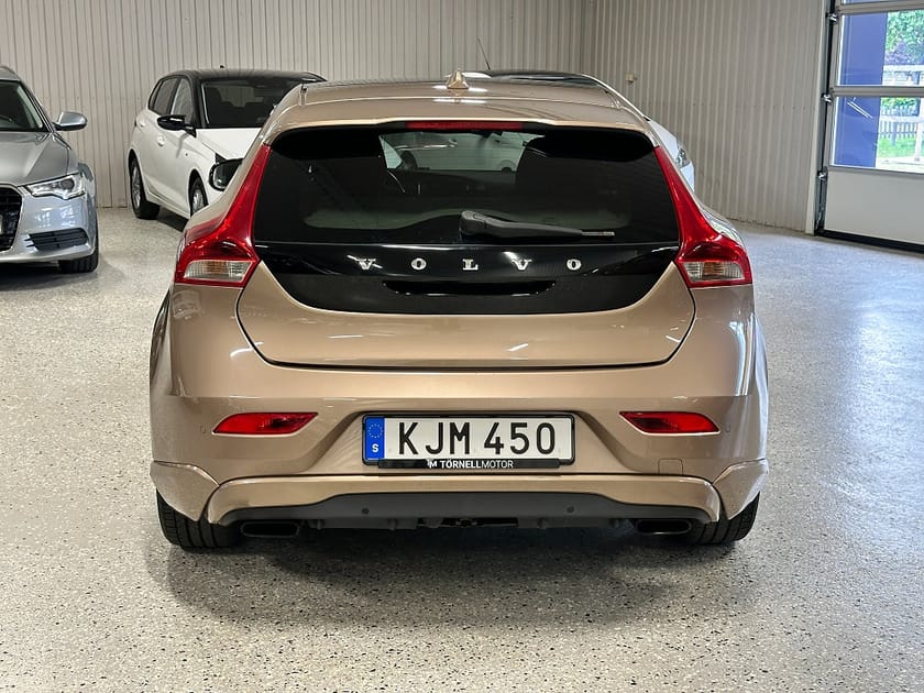 Bild 3 av Volvo V40 D2 Euro 5 Nybesiktigad Panorama Välservad Dragkrok PAP