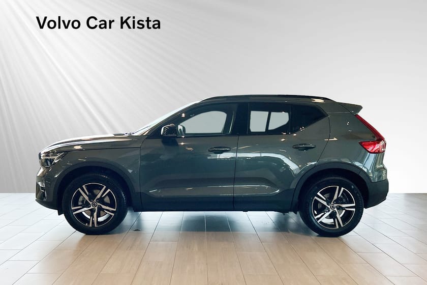 Bild 3 av Volvo XC40 B3 FWD Bensin Plus Dark 360Kamera