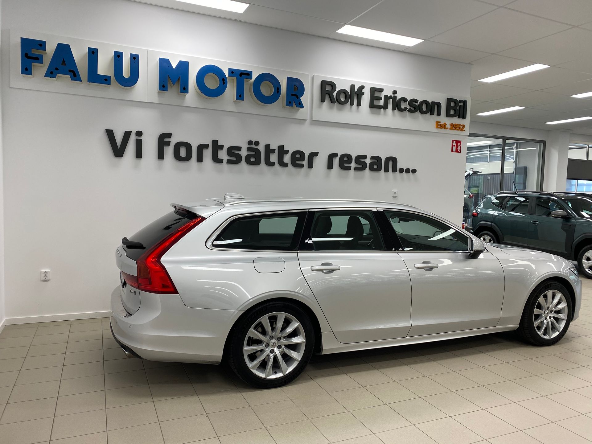 Volvo V90 D4 AWD Momentum SE 2019, bild 3/13