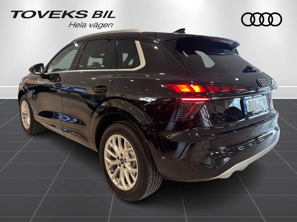 Audi Audi Q3 — bild 7