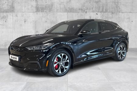 Ford Mustang Mach-E Standard Range AWD / Premium / Serviceavtale  / Soltak / 360-kamera