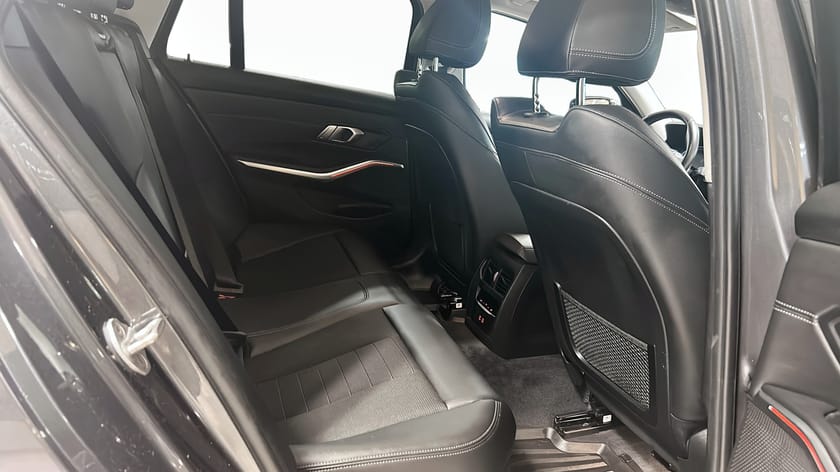 Bild 5 av BMW 330e xDrive Touring Sport line P-Sensorer 3,95% Räntekampanj