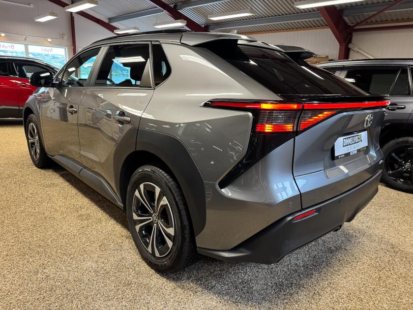 Bilde 4 av Toyota bZ4X AWD Active Tech