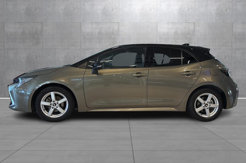 Bilde 2 av Toyota Corolla Hybrid 1,8 5D Executive, Bi-tone