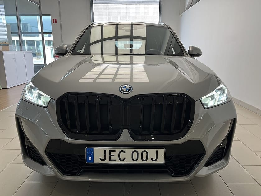 Bild 2 av BMW X1 xDrive30e 326hk I M-sport I Bkamera/Drag/H-K Ljuds