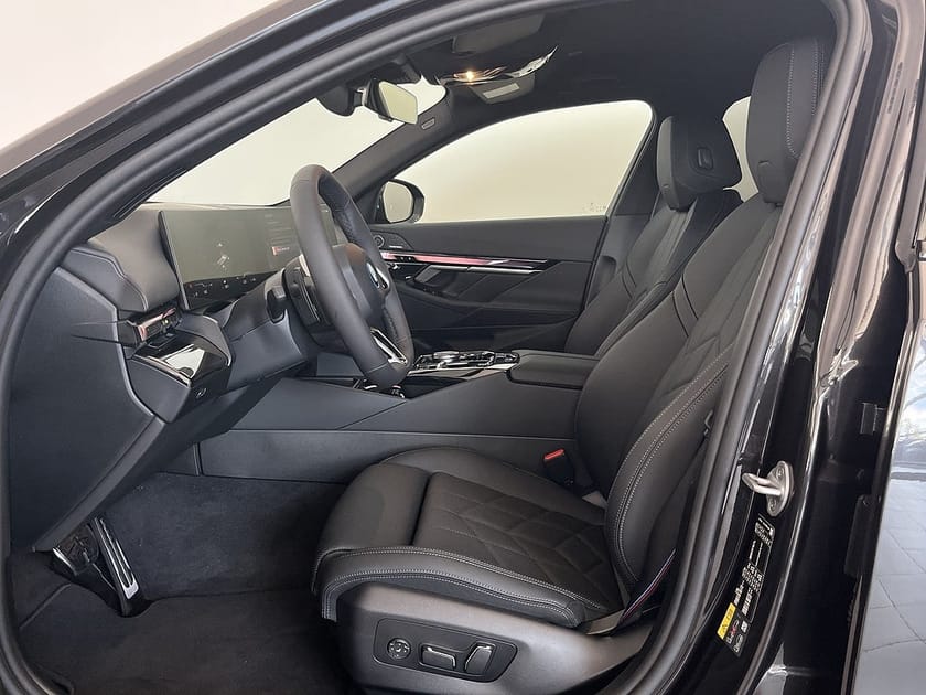 Bild 5 av BMW i5 xDrive40 Touring M Sport Pro Innovation Drag Rattvärme