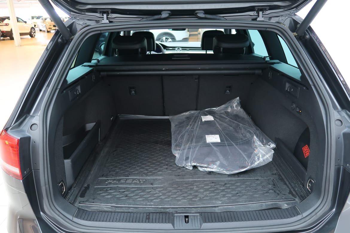 Volkswagen Passat 2019 - miniatyr 25