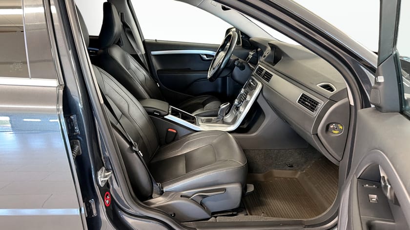 Bild 3 av Volvo V70 D4 Summum 181Hk / Blis / Skinn / Drag