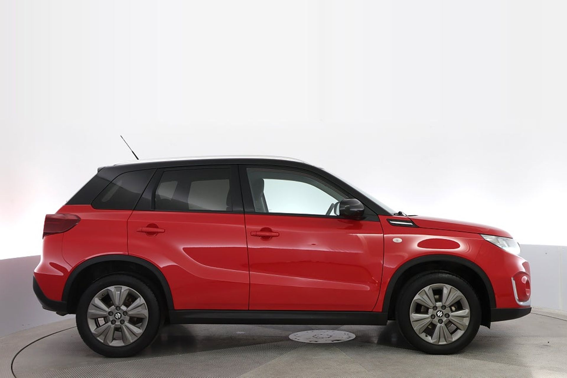 Suzuki Vitara 2020, kuva 7/10