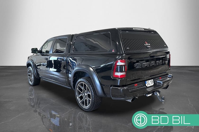 Bild 3 av RAM 1500 Crew Cab Dodge 5.7 V8 HEMI Laramie PANORAMA DRAGKROK MOMS
