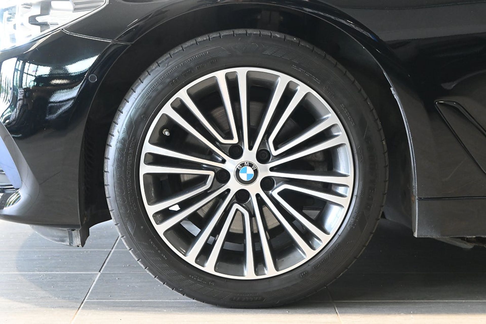BMW 520 d Touring Steptronic Sport line 2020, bild 6/36