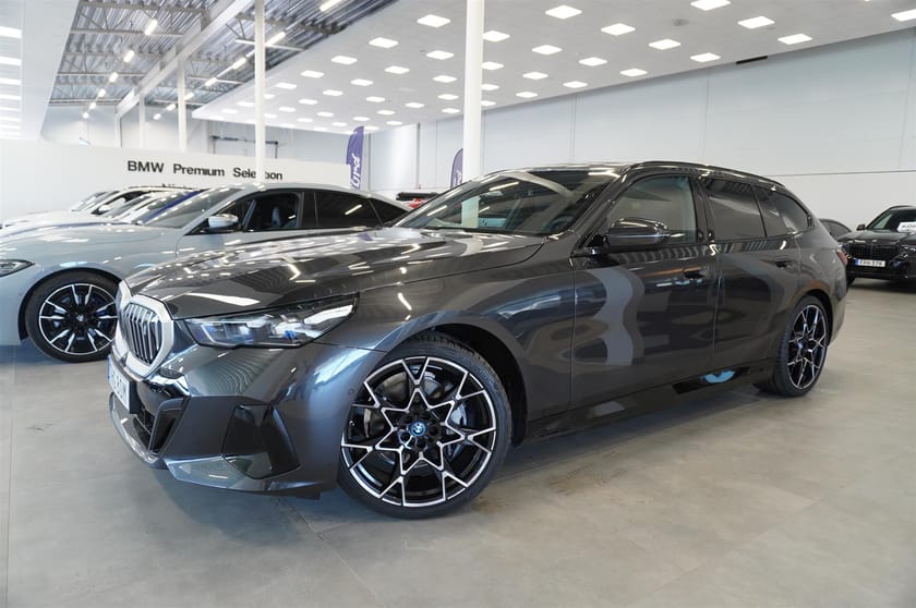 Bild 3 av BMW i5 eDrive40 Touring M Sport Active Ed Drag DA H K
