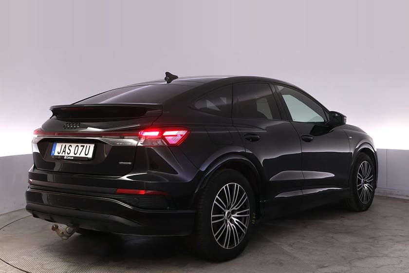 Bild 5 av Audi Q4 45 Sportback e-tron quattro S-line Kamera Sonos Drag