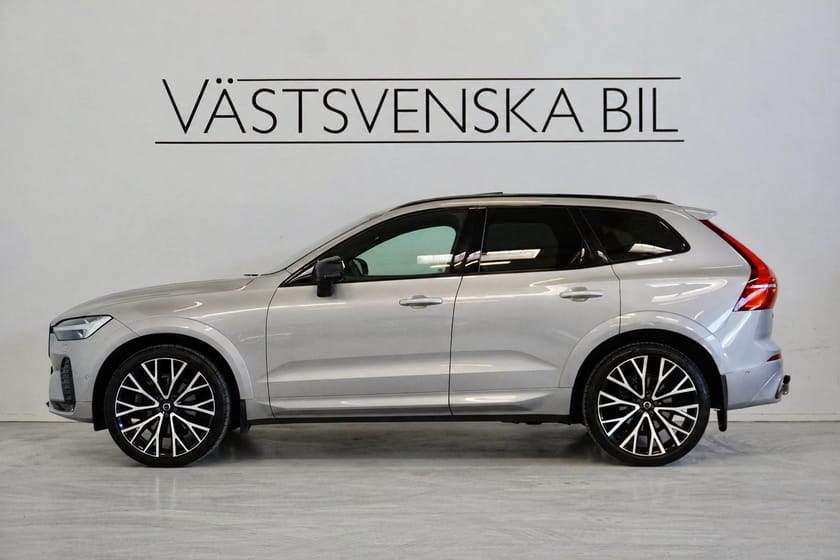 Bild 2 av Volvo XC60 B4 AWD R-design H&K/22"/Pano/Drag/3,45% Ränta