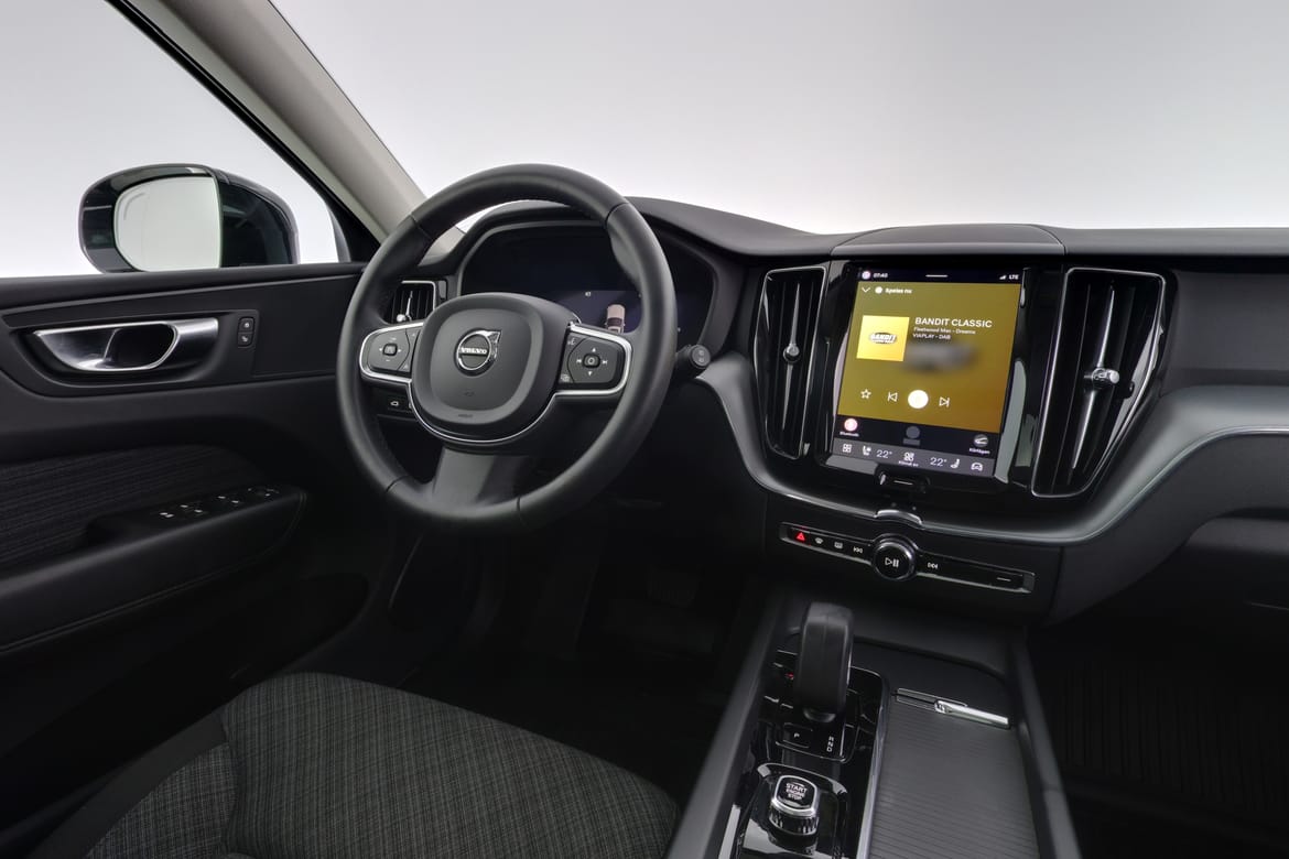 Volvo XC60 2023 - miniatyr 8