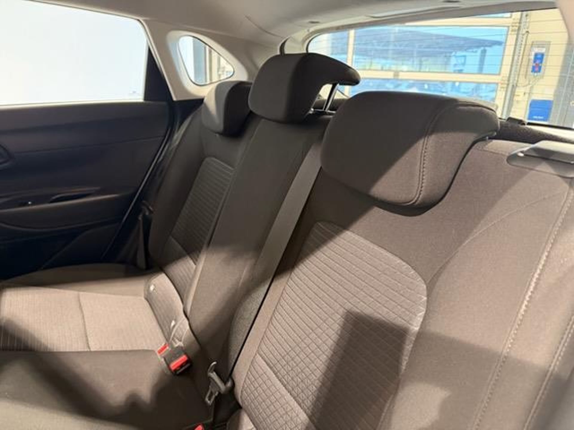 Hyundai i20 1.0 T-GDI 48V-Hybrid 2023, kuva 9/10