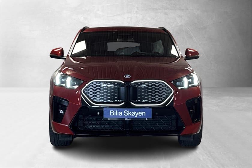 Bilde 2 av BMW iX2 xDrive30 Fully Charged, H/K, Massasje, Adp-Cruise, BSI