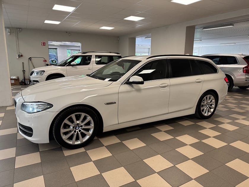 Bild 2 av BMW 520d xDrive Touring Steptronic Helskinn