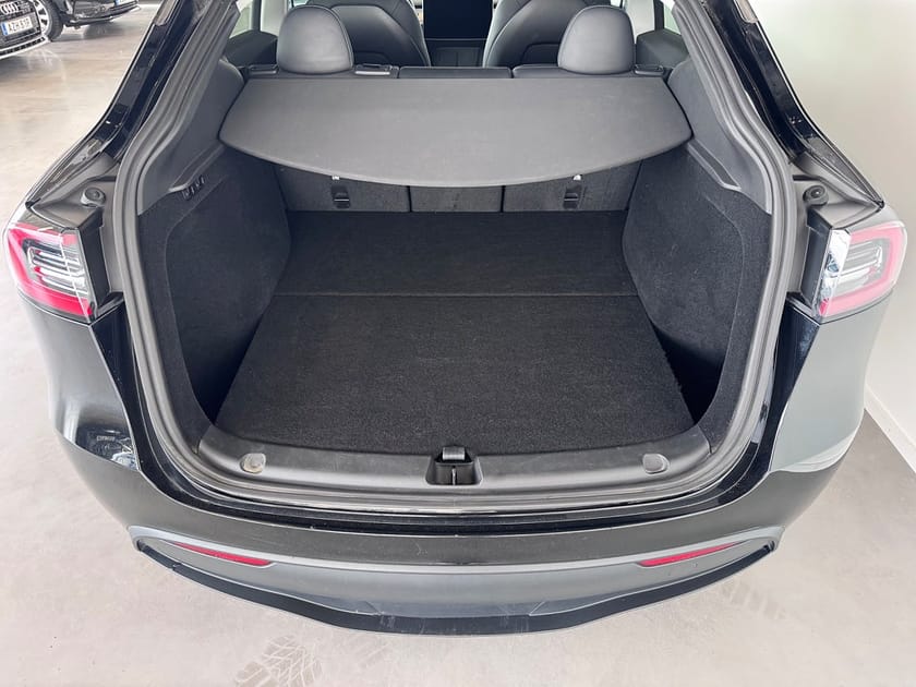 Bild 5 av Tesla Model Y Long Range AWD | | 514hk | Dragkrok | Pano | Moms
